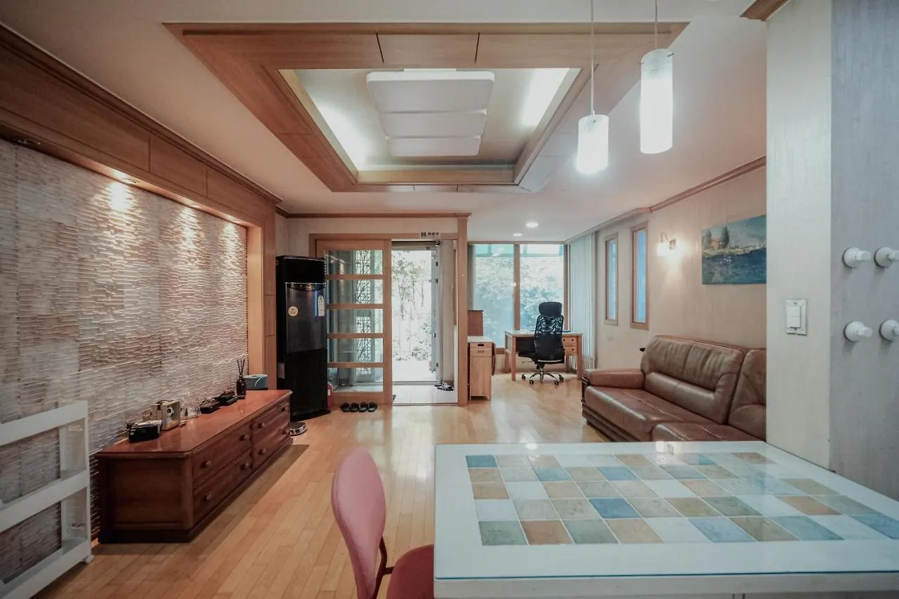 Yeonnam-Dong Edge House_Honeymoon Yeonnam Lejlighed Seoul
